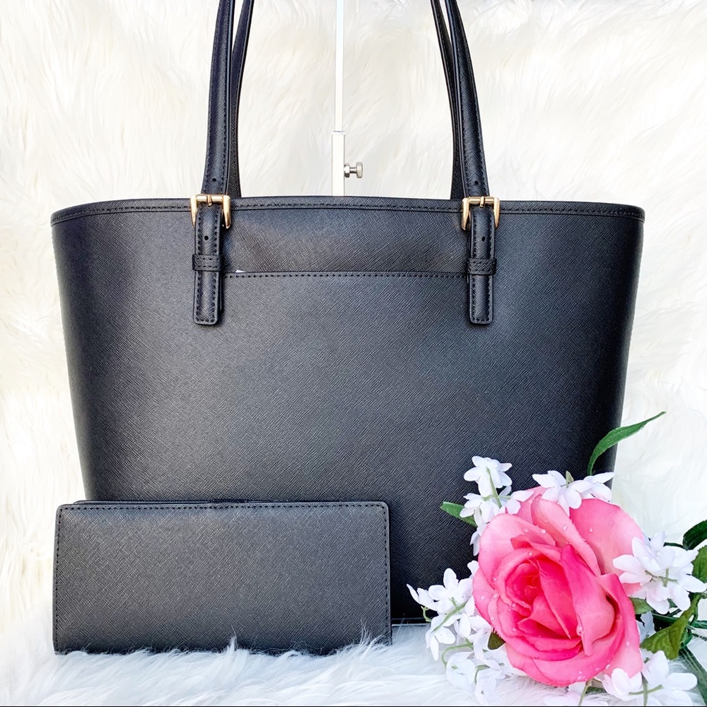 ❗️FINAL SALE❗️ Michael Kors Jet Set Tote Wallet - Picture 4 of 6